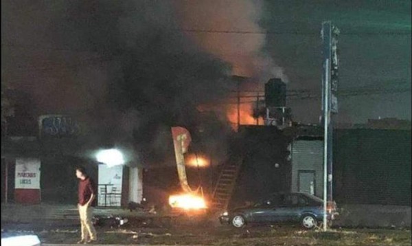 Sujetos incendian restaurante y matan a cinco personas en México