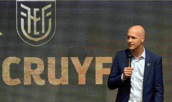 Jordi Cruyff renuncia como entrenador de Ecuador sin haber dirigido ni un solo entrenamiento