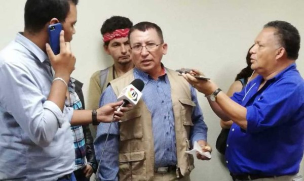 Bartolo Fuentes sale hacia El Salvador por temor a ser encarcelado por la caravana que va a EE UU  