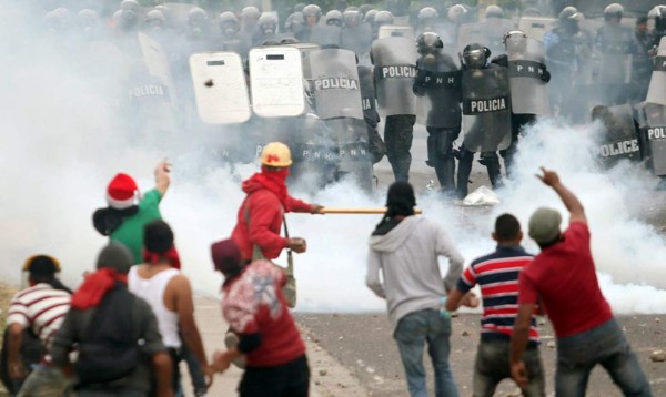 Acusan a 11 policías y militares hondureños por presuntos excesos tras elecciones