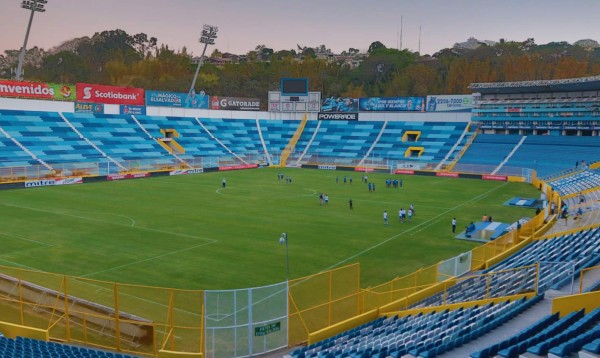El estadio Cuscatlán luce sus mejores galas