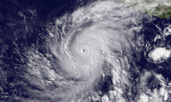 Huracán Gert avanza hacia aguas abiertas del Atlántico y puede fortalecerse