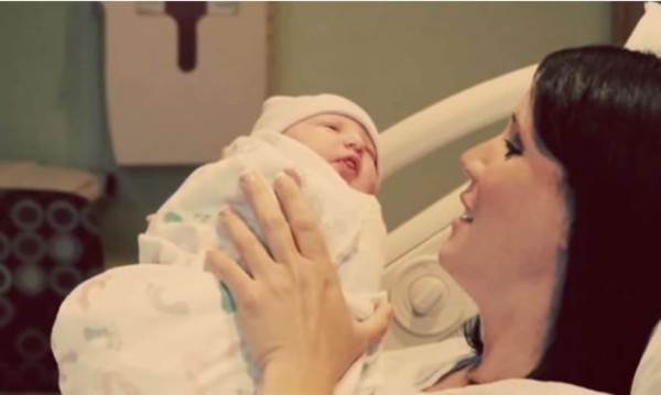 Video: Cuando conocen al nuevo bebé se dan cuenta que no es lo que esperaban