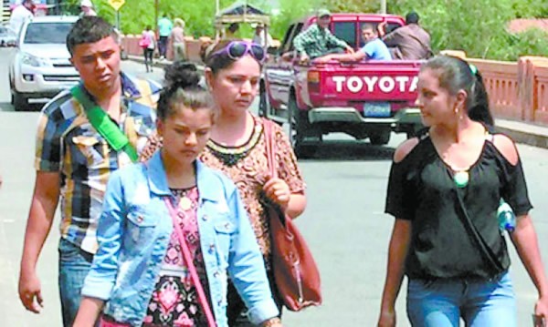 Masivo ingreso de turistas salvadoreños