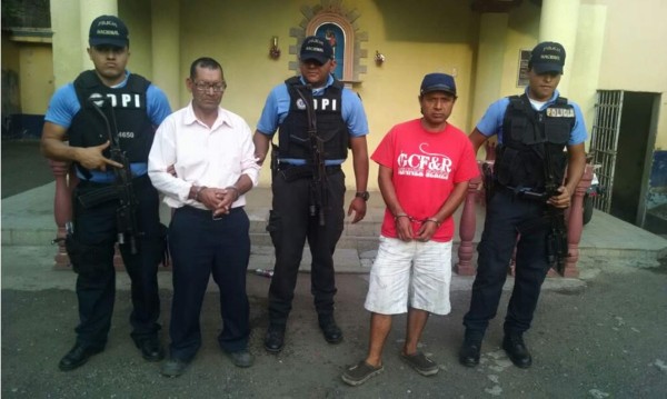 Los detenidos Abraham Avilez y Alcides Antonio Martínez.