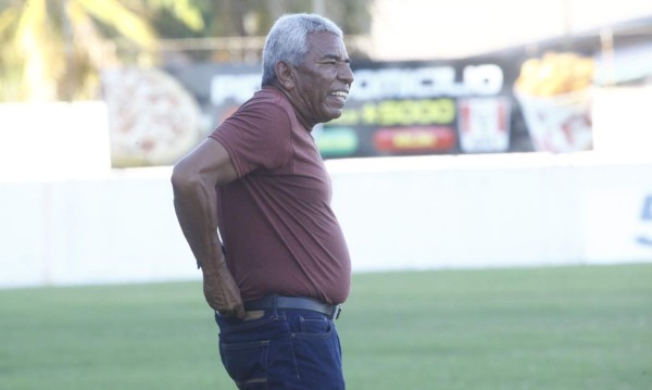 Oficial: Héctor Castellón renuncia al Platense y el club escualo ya tiene su reemplazo