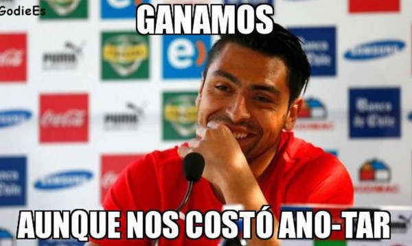 Los memes del incidente de Jara y Cavani