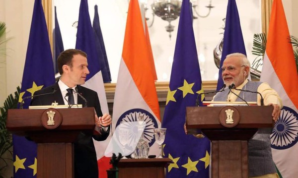 Francia e India firman acuerdo de seguridad para frenar influencia de China