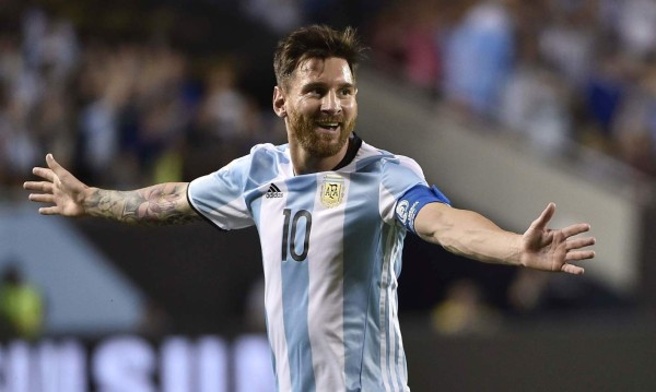 Con triplete de Messi, Argentina hizo pedazos a Panamá