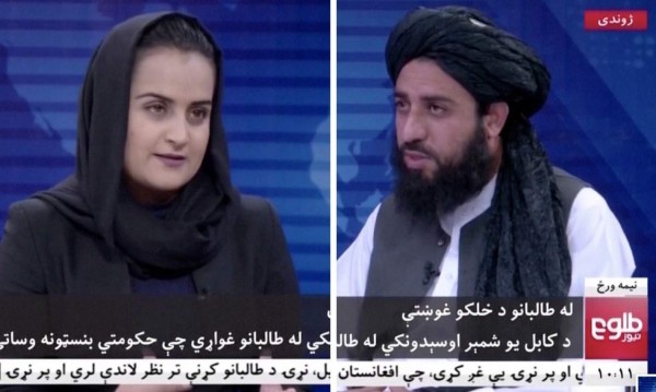 La periodista que entrevistó a los talibanes huyó de su país