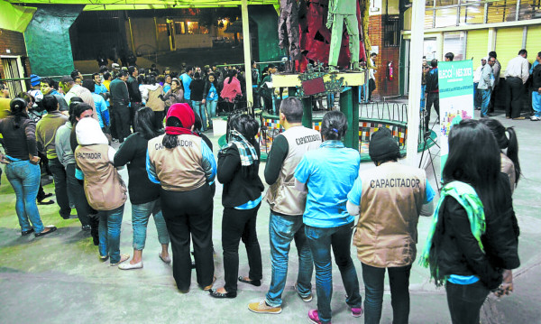 Cuentan voto por voto para definir alcalde de San Pedro Sula