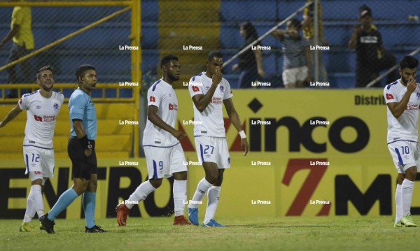 Olimpia se bajó al Real España y amarró el pase directo a semifinales
