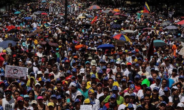 Autoridad electoral venezolana pide suspender 'feria' del sufragio de Maduro