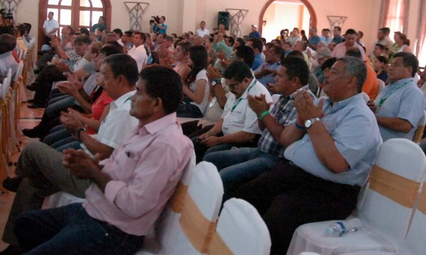 Alcaldes de Honduras piden fideicomiso para pagos