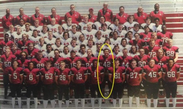 Estudiante de EUA acusado por mostrar su pene en anuario escolar