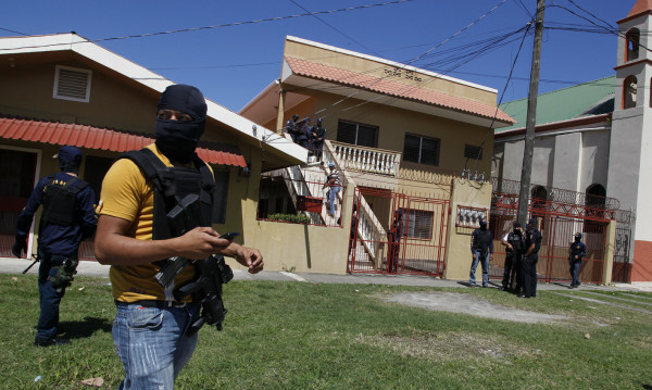 Horas después de asesinar a guardia en Honduras, criminales se repartieron el botín