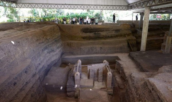 Hallan osamenta en aldea maya soterrada hace más de 1,400 años