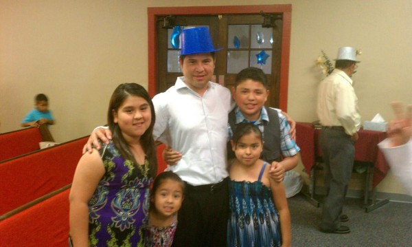 'No me quedo en Honduras por el bien de mi familia': Pastor deportado