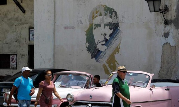 Cuba celebra 20 años del hallazgo de restos mortales de Ché Guevara