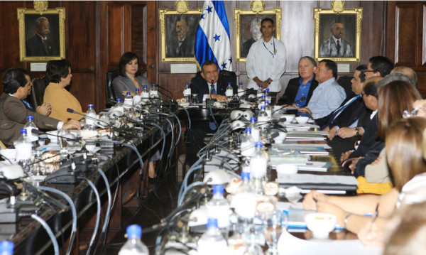 En Consejo de Ministros aprueban varios decretos de fideicomisos