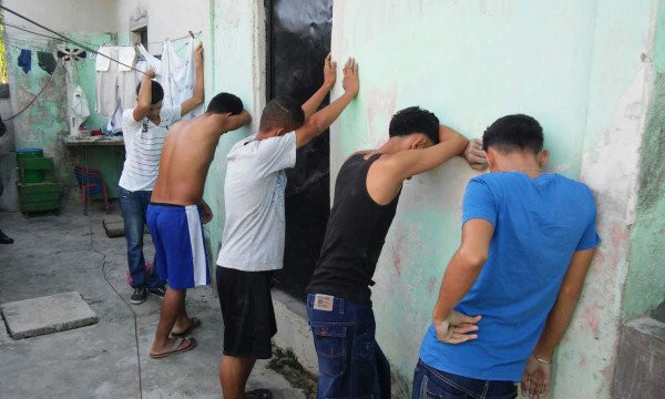 Allanan casas cerca de posta policial en San Pedro Sula