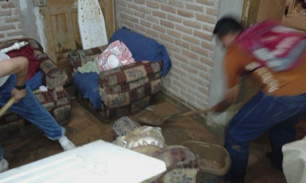 Fuerte lluvia y relámpagos afectan a San Pedro Sula