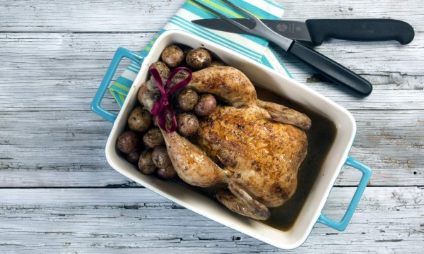 Pollo al horno con 'gravy” de mostaza