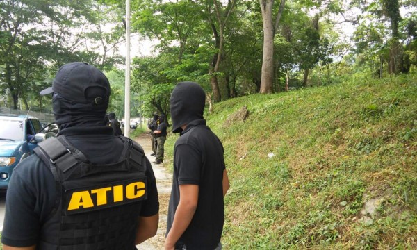 Continúan operativos para asegurar propiedades de los Rosenthal