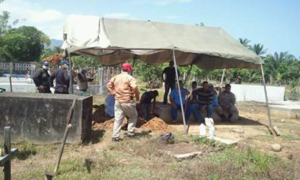 Exhuman cadáveres en conflictiva zona hondureña del Aguán (DDHH)