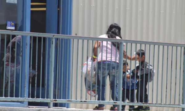 Arizona sigue habilitando albergues para acoger menores hondureños