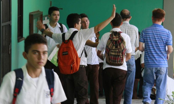 Colegiales sampedranos piden mejores condiciones