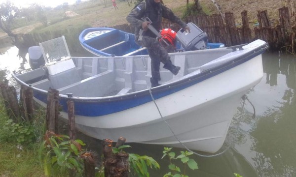 Decomisan lanchas usadas para transportar droga en La Mosquitia