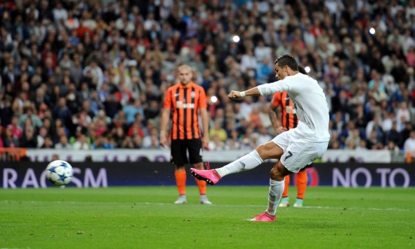 VIDEO: Cristiano marca un penal inexistente ante Shakhtar Donetsk