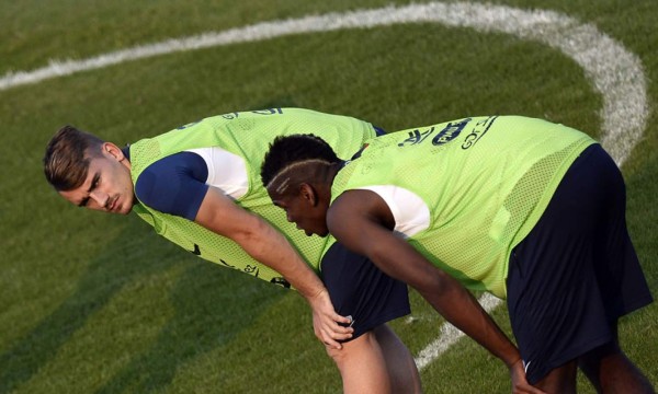 Francia prepara su estrategia a puertas cerradas