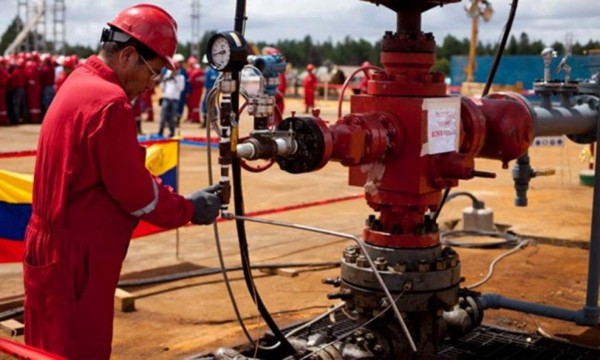 Venezuela entra en recesión en pleno desplome del petróleo