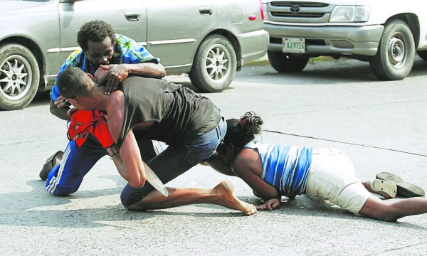 Pelea por un parqueo casi termina en tragedia en La Ceiba