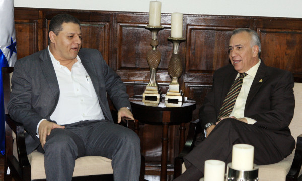 Analizan emisión de nueva cédula de identidad