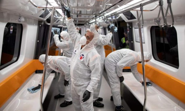 Desinfectar superficies y otras medidas poco útiles contra el covid 19