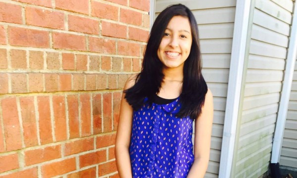 Juez de EUA evita deportación de joven hondureña