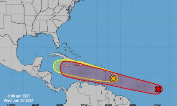 Meteorólogos vigilan sistema con altas posibilidades de volverse tormenta