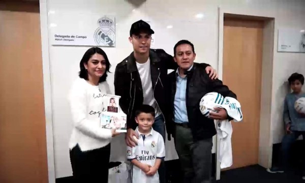 Cristiano recibió a familiares de niño mexicano que falleció en el sismo