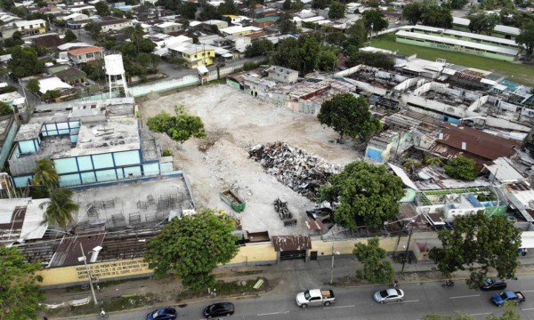 Enee y equipos municipales se suman a trabajos en predio del penal