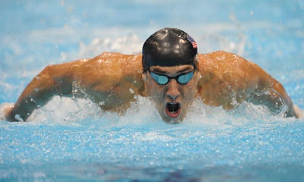 Michael Phelps y su desafio de nadar contra un tiburón blanco 