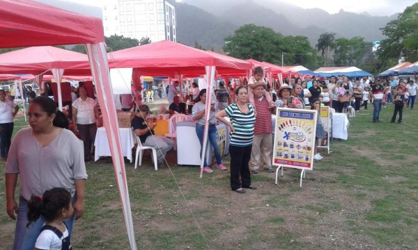 Esperan con expectativa el Mercado del Agricultor y Artesano de LA PRENSA