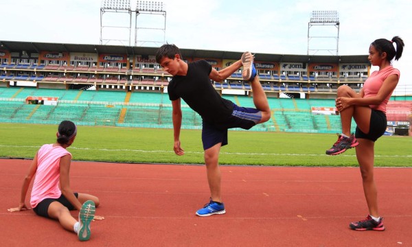 Atletas de Inmude, listos para correr la Maratón de LA PRENSA