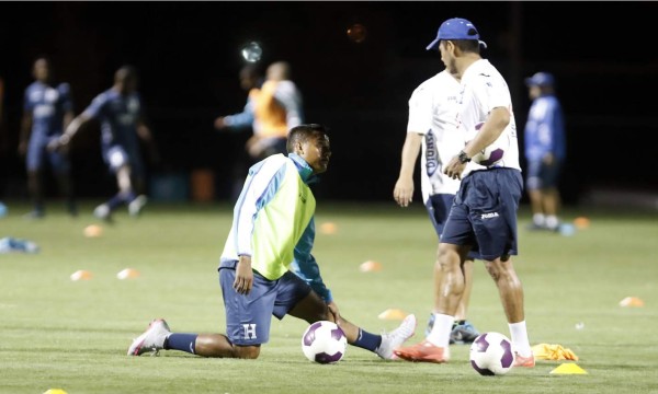 Luis Garrido no entrenó en Houston por recarga muscular