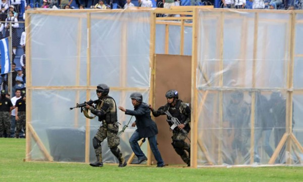 Video: Ejército hondureño se luce con su esperado show aéreo