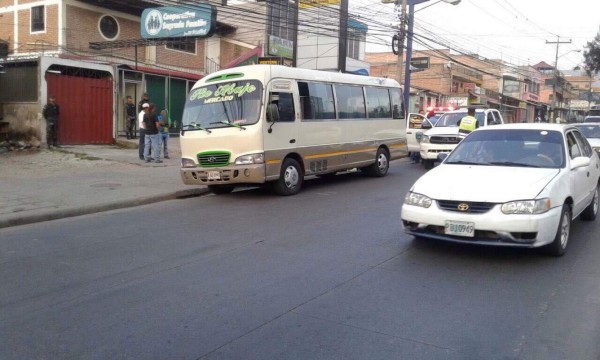 Matan a tiros a un hombre en el interior de un bus en Tegucigalpa