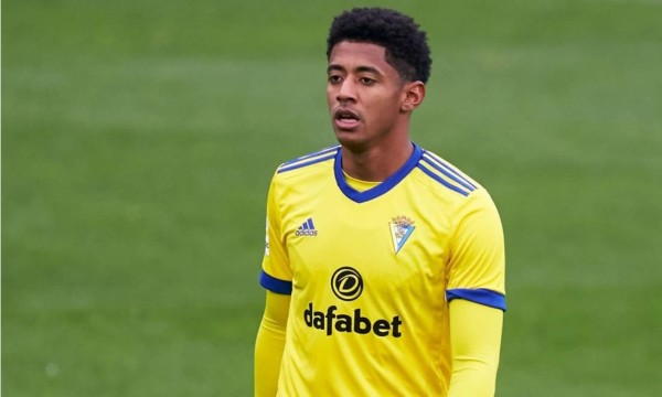 'Choco' Lozano se recupera y vuelve a una convocatoria del Cádiz