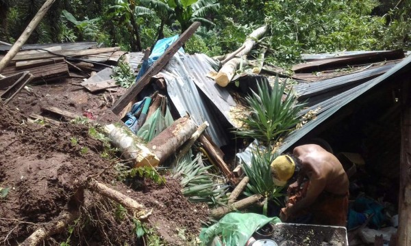 Desbordamiento de ríos inundan viviendas y causan estragos en vías